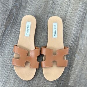 Steve Madden Tan Minimalist Sandals